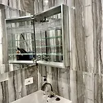 Cozy Cottage In Bronx With Good Bedrooms