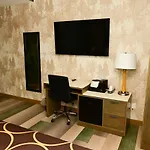 Super 8 By Wyndham Bronx Near Botanical Garden New York