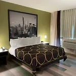 Super 8 By Wyndham Bronx Near Botanical Garden Hotel