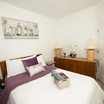 Homestay Floor With Skylight Brooklyn New York