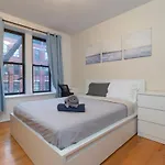 Corporate Suites On Upper East Side Apartment *