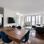 Luxury 2 Beds 2 Baths In Murray Hill