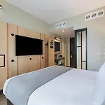 Moxy Brooklyn Williamsburg Hotel New York