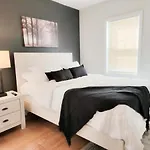 A New Splash Of Color In The Heart Of Queens