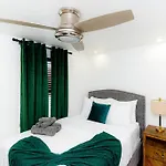 Apartment Luxury Oasis In The Heart Of Brooklyn *