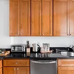 Luxury 3 Beds By Central Park