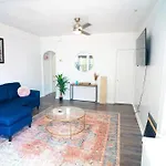 Beautiful 3-Bedroom Home In Brooklyn With Parking