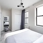 Modern Spacious Apartment In Chelsea