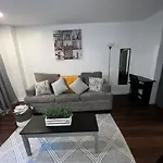 Cozy 1 Bedroom With Outdoor Patio Space