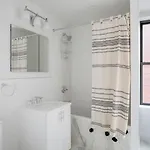 Apartment Uws 2br W Elevator Doorman Gym Nr Park Nyc-952 *