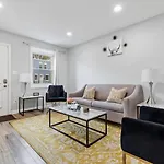 Bright And Cozy Apartment In The Heart Of Ny