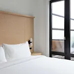 Arlo Soho 4*