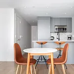 Ues 1br W Dm Elevator Gym Coworking Spaces Nyc-588 New York