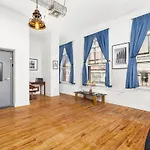 Luxurious 3 Bedroom Soho