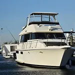 Romantic Condo @ Ocean 3-Deck Yacht