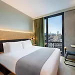 Moxy Brooklyn Williamsburg Hotel