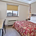 Brooklyn Motor Hotel 2*