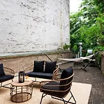 809-2B New Bldg Jr Columbus Circle Balcony Wd