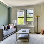 Apartment Upper W Side 1br W Gym By Lincoln Sq Nyc-331 New York