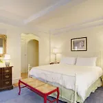 Roger Smith Hotel