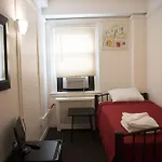 Hostel Flushing Ymca *