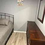 Apartment Modern One Bedroom *
