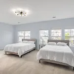 Stunning Beachfront Queens Getaway Townhouse