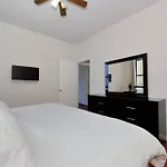 Amazing 2 Bedroom Apartment Near Central Park