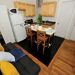 Relaxing 3 Bedroom Near Times Square