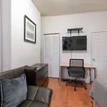 Lovely And Spacious 4 Bedroom In Manhattan