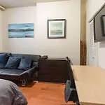 Lovely And Spacious 4 Bedroom In Manhattan