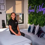 Luxury Living In Stylish Bk Gem