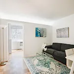 Stunning 2 Bed Apartment At Columbus Circle