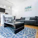 Modified Two Bd Apartment At Columbus Avenue