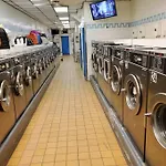 ✪ Large 2 Bedrooms ✪ Queen Beds ✪ Work Stations