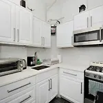 Cozy 1Br Apartment In Upper West Side!