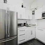 Cozy 1Br Apartment In Upper West Side!