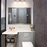 Hotel Civilian 4*