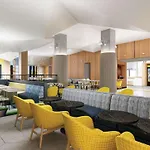 Hampton By Hilton Times Square Hotel