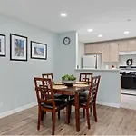 Pilla And Villa Guest House On 18 St Brooklyn Ny