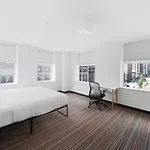 Courtyard By Marriott Manhattan/herald Square New York