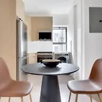 Warm 3 Bedroom Loft In Midtown