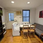 Cozy Room At Great Townhouse In Williamsburg