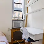 Living At Columbia Apartment *