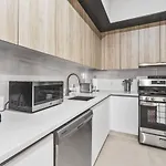 Top Notch 2 Bedroom Minutes From Central Park