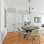 Top Notch 2 Bedroom Minutes From Central Park