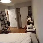 Private In 4 Bedroom Ground Near Subway *
