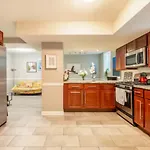 Elegant 3 Bed One Bath At West Side