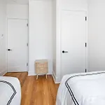 Apartment Modern Three Bedroom Brooklyn Condo-hotel