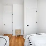 Modern Three Bedroom Brooklyn Condo-hotel Apartment *